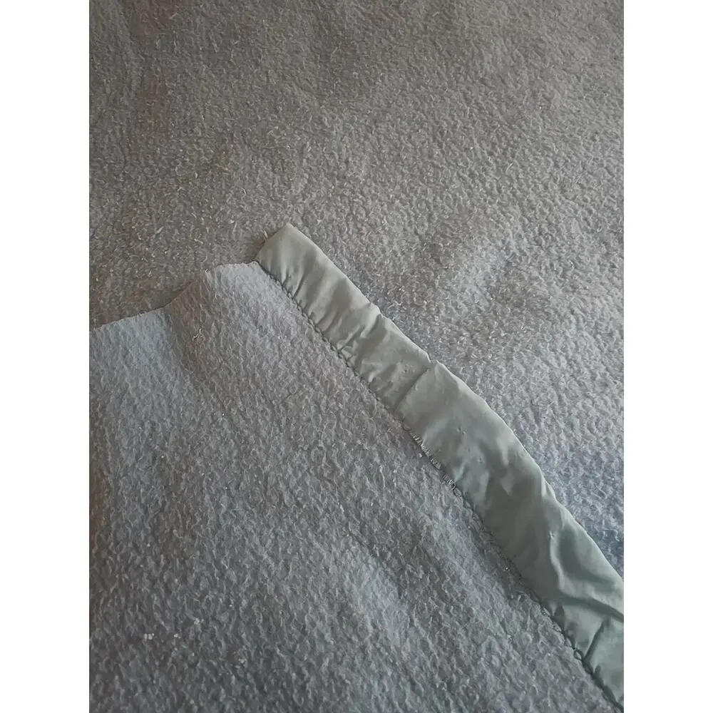 Vintage Blue Embroidered Floral Satin Trim Thermal‎ Bedding Bedspread Blanket